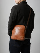 Schoudertas Maverick Bruin rough gear MAVRG809-vue-porte